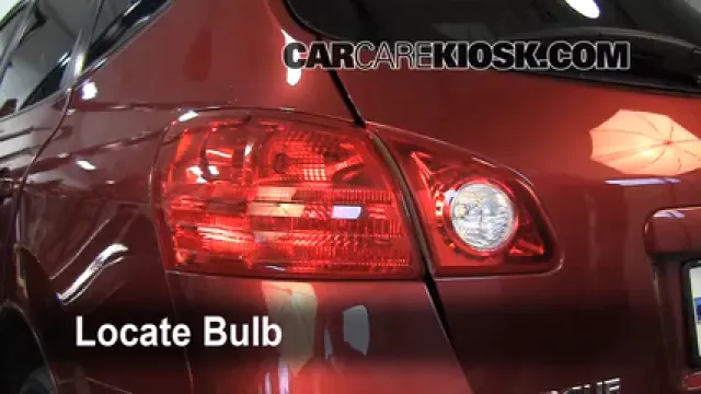 2008 Nissan Rogue SL 2.5L 4 Cyl. Éclairage Feu clignotant arrière (remplacer l'ampoule)